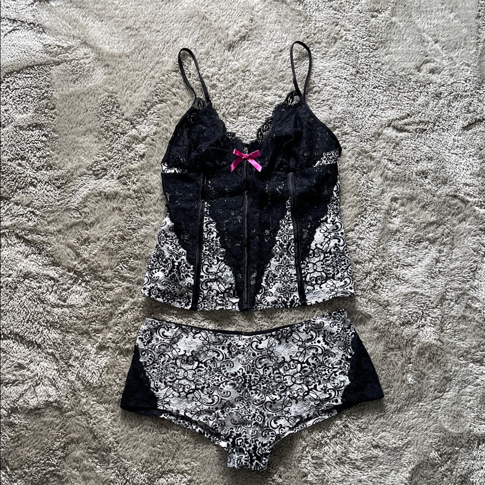 Elegant Black and White Lace Lingerie Set